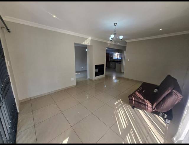 4 BEDROOM PROPERTY TO RENT IN WELTEVREDEN PARK